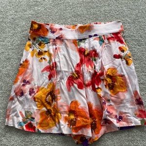 High-waisted floral shorts